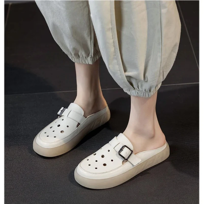 2025 المرأة أحذية السيف الجلدية المرأة الصيف عقال النعال اللكم الصنادل كاملة الكعب مريحة كعب ثقب الأحذية 3 سنتيمتر