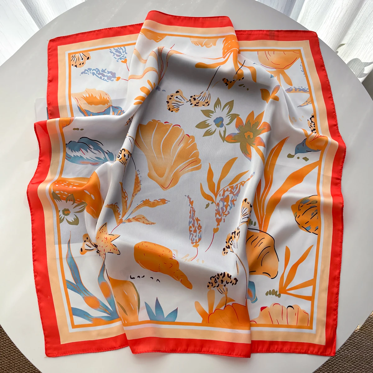 

Роскошный квадратный шарф с цветочным принтом, женские шарфы из искусственного шелка, модные банданы, хиджаб, шейный платок, элегантная пляжная шаль, накидки