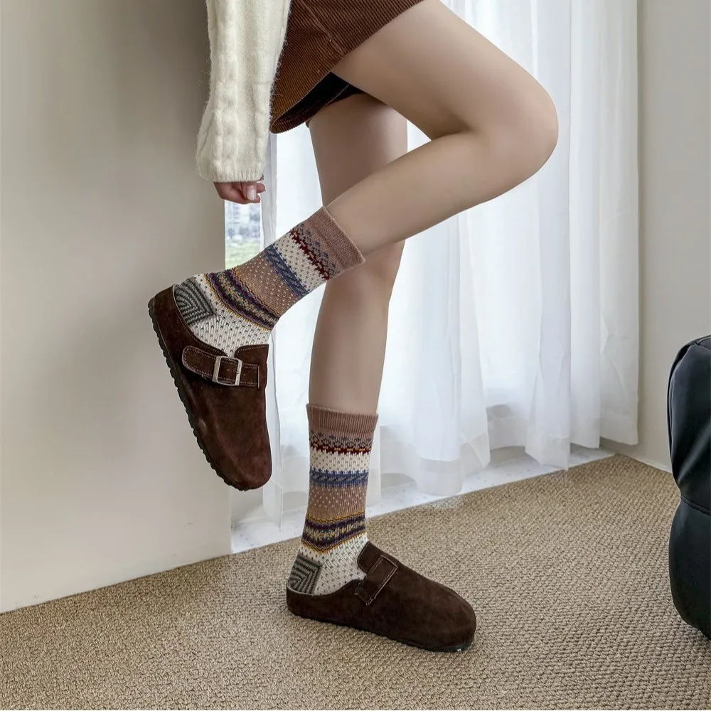 Skarpety damskie pogrubione, ciepłe i zimowe, w wspaniałym stylu Feil Island, w pięknych, dopasowanych kolorach, modnych środkowych skarpetkach