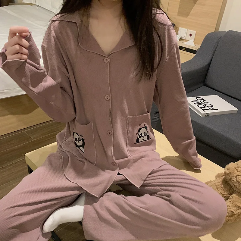 

Пижамные комплекты бирюзового цвета для женщин: хлопковые (или из полиэстера) домашние костюмы с коротким рукавом, круглым вырезом и шортами, летние, легкие, быстросохнущие, удобные для офиса.