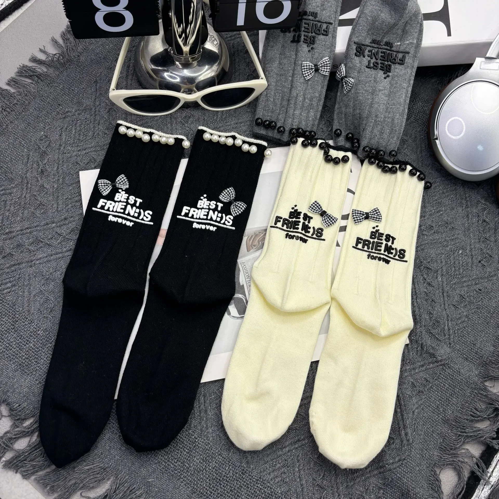 Jewelry Socks Women's 2024 Autumn and Winter New Products Heavy Industry Heel Beads Silicone Letter Bow Niche Tube Socks