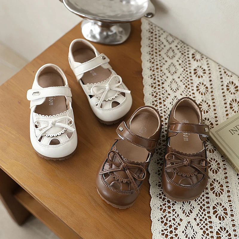 

Детская повседневная обувь, модная летняя обувь из искусственной кожи с бантом, однотонная, на липучке, для девочек, белые, коричневые туфли, размеры 23-34