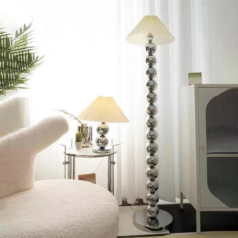 الأوروبي الكهربائي الحديد المطاوع مصباح أرضي الأبيض مطوي النسيج عاكس الضوء غرفة المعيشة غرفة نوم مطعم LED ضوء قائم #5