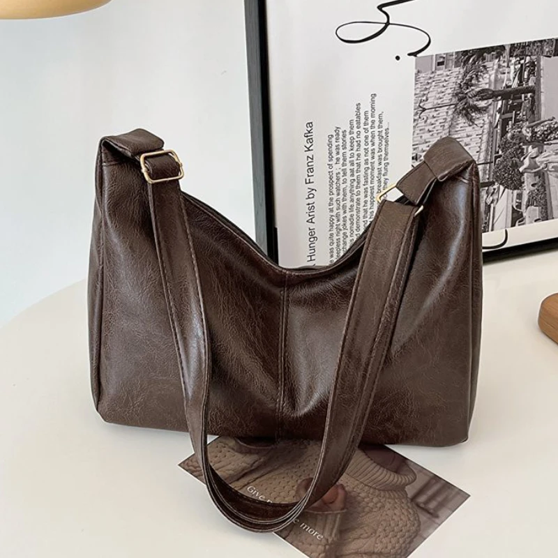 PU-Leder Pendler Mode Vintage Casual Tote Bag Maillard Stilvolle Umhängetaschen für Frauen Textur Große Kapazität Temperament – Detail 13
