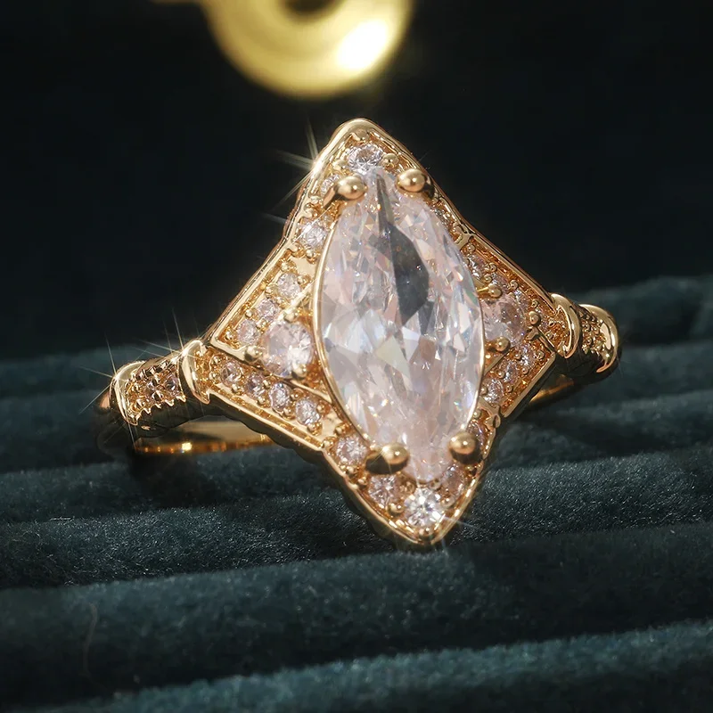 Eleganter Vintage-Ring für Damen mit weißem Wassertropfen-Zirkon, Prächtiger Verlobungs- und Hochzeitsring im Hofstil, Schmuckzubehör