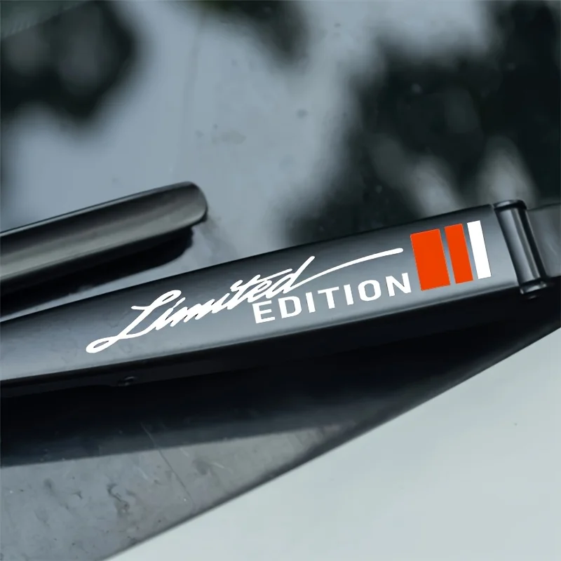 

2 шт. наклеек на стеклоочиститель автомобиля, красно-белая спортивная виниловая наклейка, самоклеящаяся матовая защита от царапин для кузова автомобиля