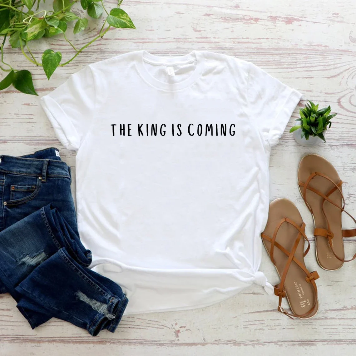 

The King Is Coming T-Shirt Christian Apparel Jesus Is King Tshirt Women Short Sleeve Casual T-shirt Christian Gift Faith Tops