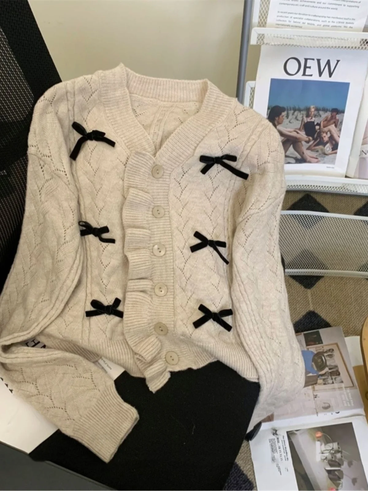 

2024 Autumn Winter Design Sense Knitted Cardigan Twist Sweater Jaet Trendy V-ne Long Sve Regular Fit Single Button Clo...