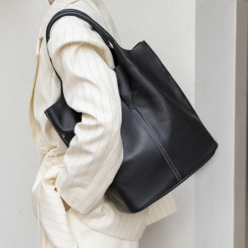 المرأة دلو حقيبة حمل فاخرة الإناث عادية حقيقية جلد البقر حقائب كتف السيدات حمل حقائب اليد جلد البقر حقيبة المتسوق الكبيرة سيدة
