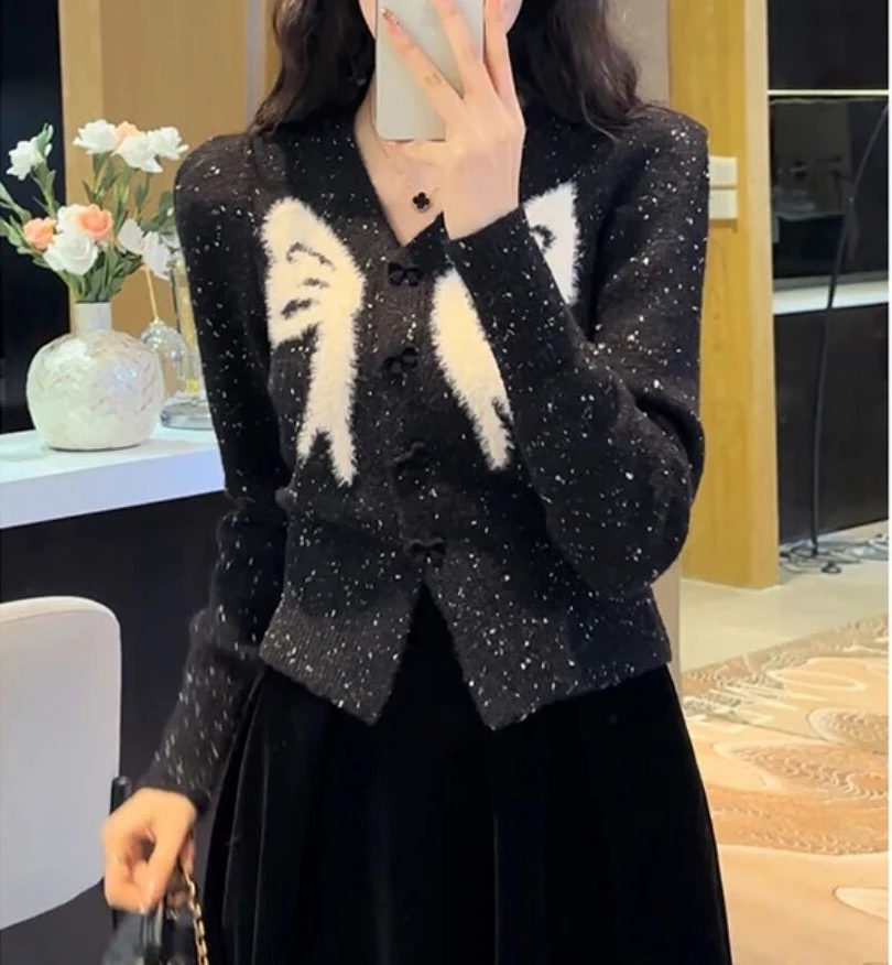 New 2024 Autumn Croped Sweaters Women Single Button Butterfly Black Red Or Pink Cardigan Women Korean Style Knitted Tops Jumpers