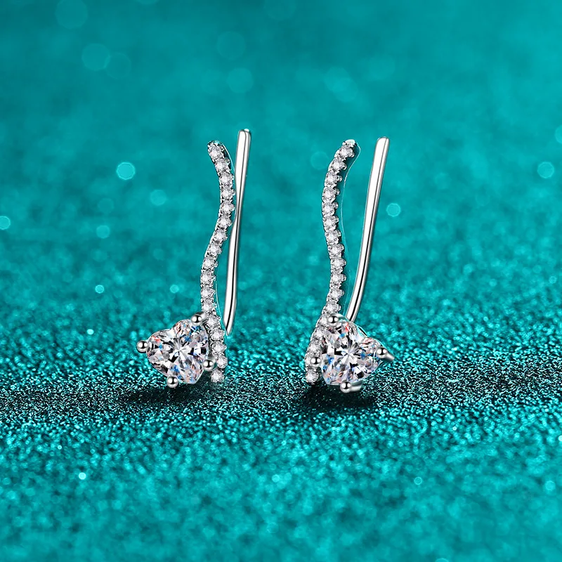 

18K gold Moissanite 0.5carat earrings, love plated PT950 platinum earrings, high-end cool feeling