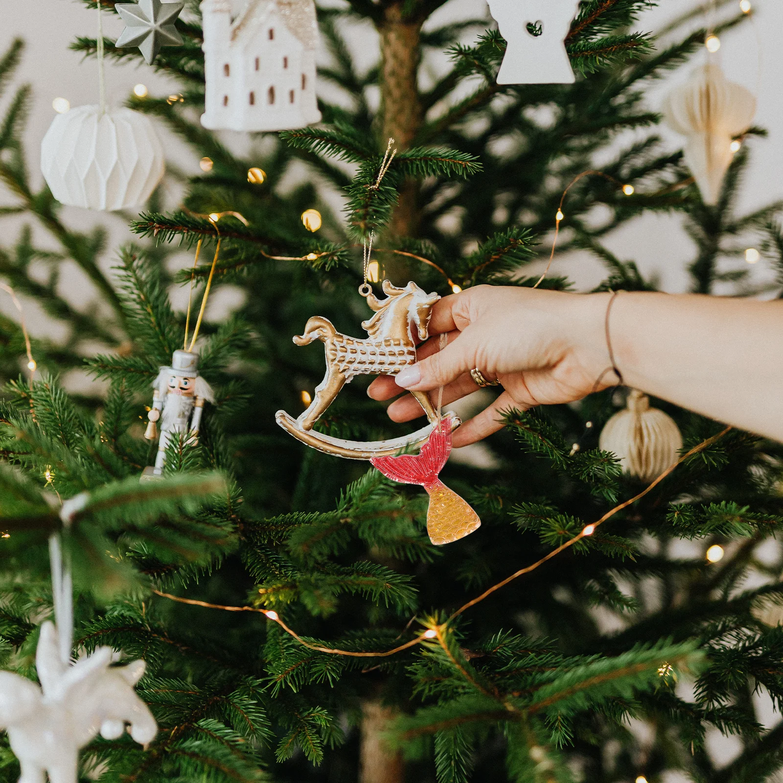 

7Pcs Simulation Fish Tail Ornament Practical Resin Material DIY Pendant Living Room Bedroom Decor Fish Tail Pendant