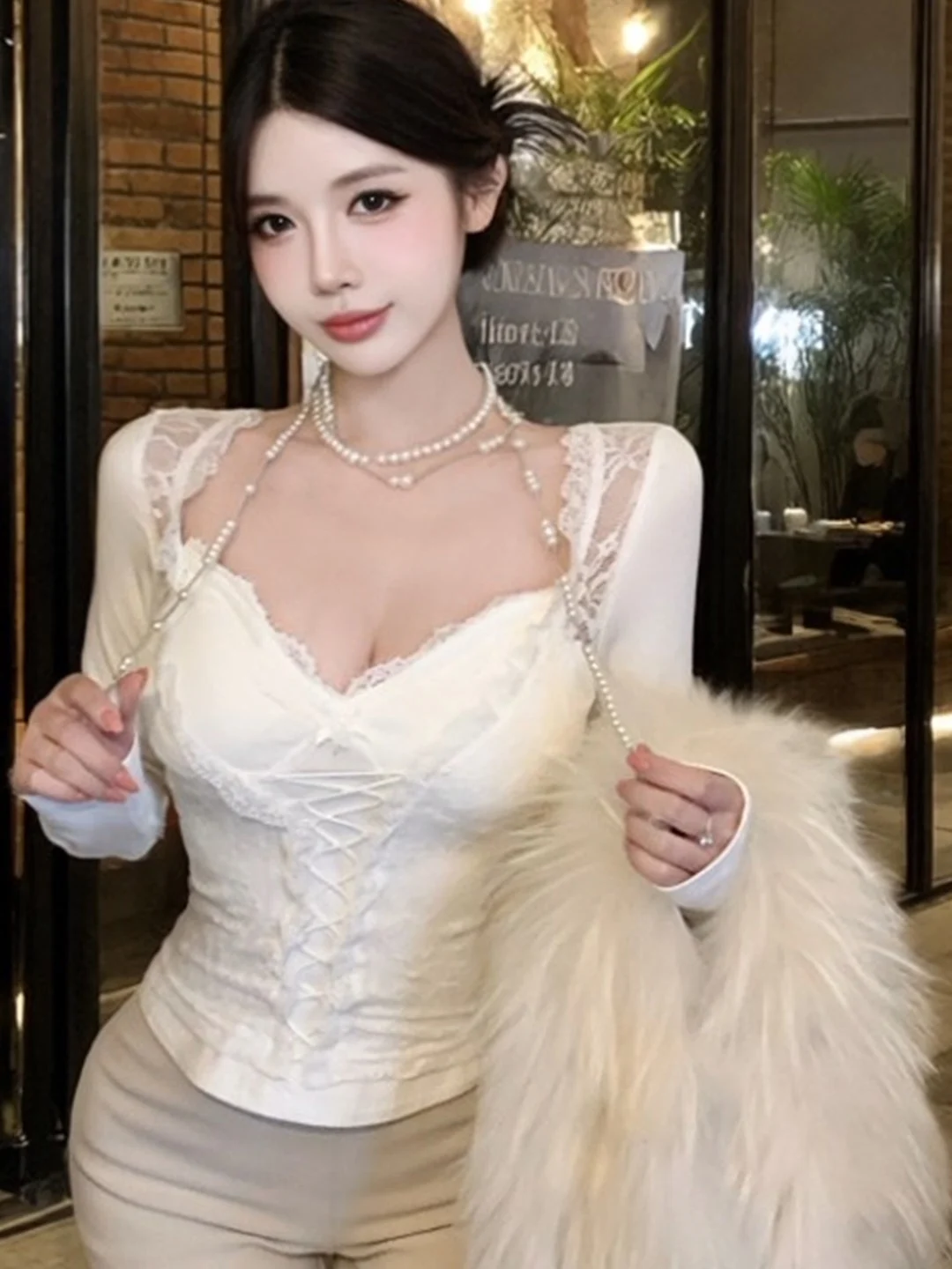 

Lace Splice Long Sleeve V-Neck T-Shirt Women Winter with Chest Pad Waist Cinch Fashionable Inner Wear Base Top Korean Style S...