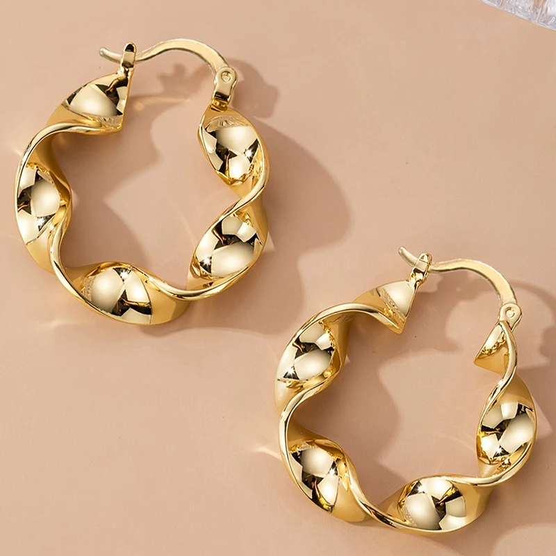 Huitan Stylish Hoop Earrings with Twisty Design Exquisite Glossy Piercing Accessories for Women Fashion Bright Party Jewelry Hot