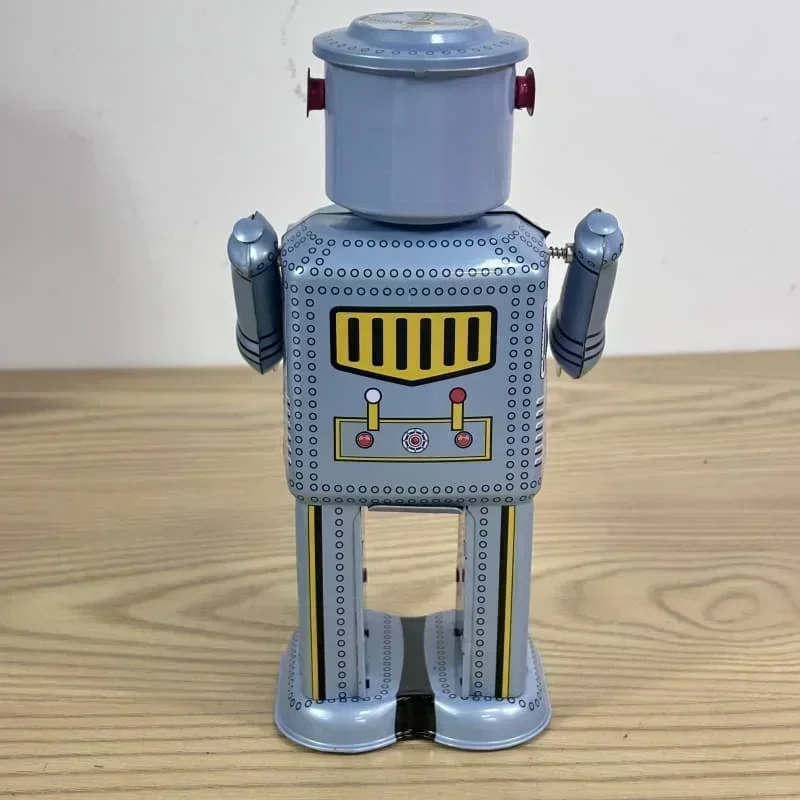 Collezione di giocattoli a carica Braccia in movimento Altalena Robot alieno Meccanico a orologeria Giocattolo Retro Figure di latta in metallo Regalo per bambini