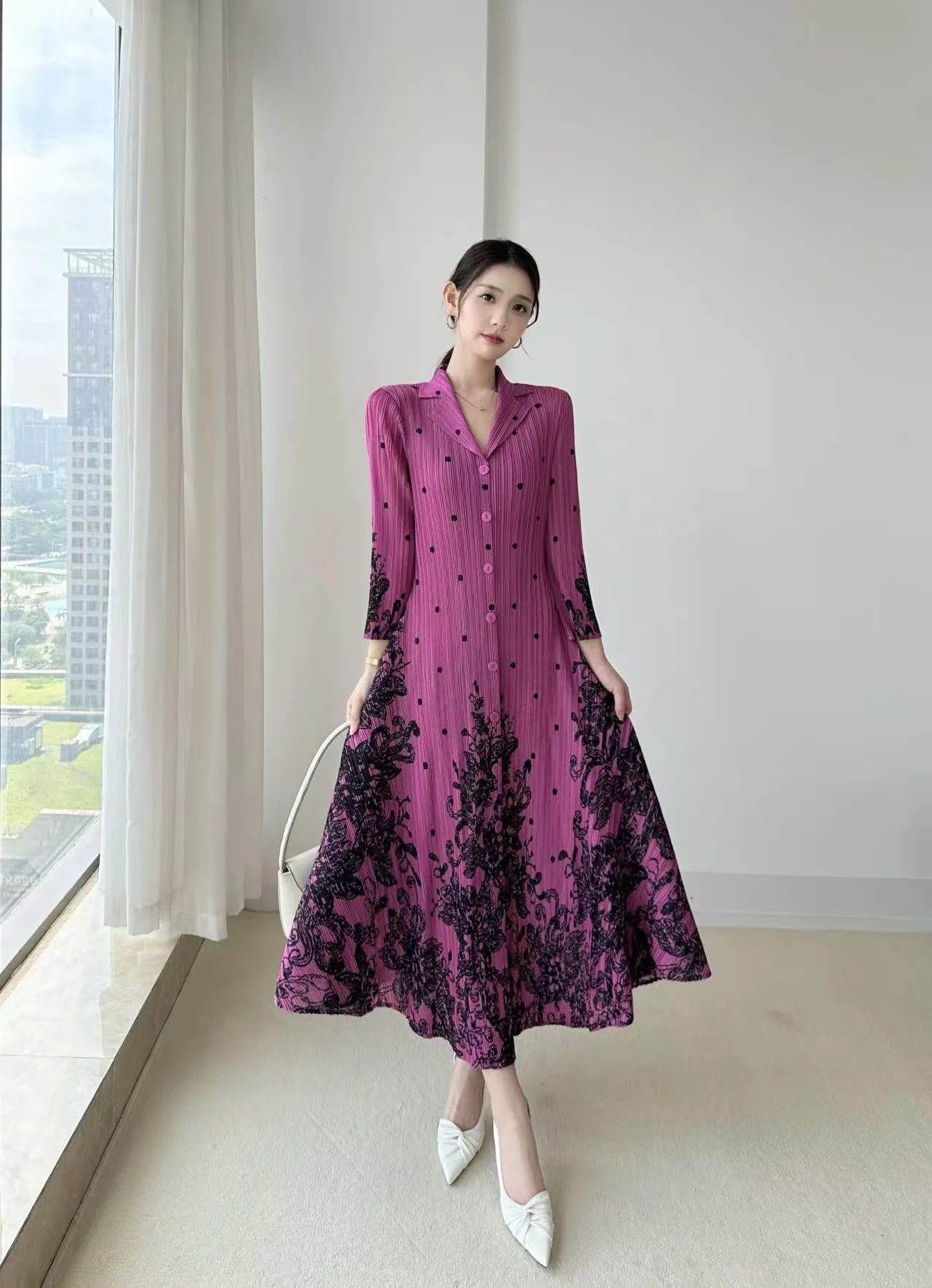 

Miyake Fold 2025 Autumn New Printed Fashion Fold Button Series Collar Elegant Waist Loose Long Sleeve Cardigan Dress Pleated