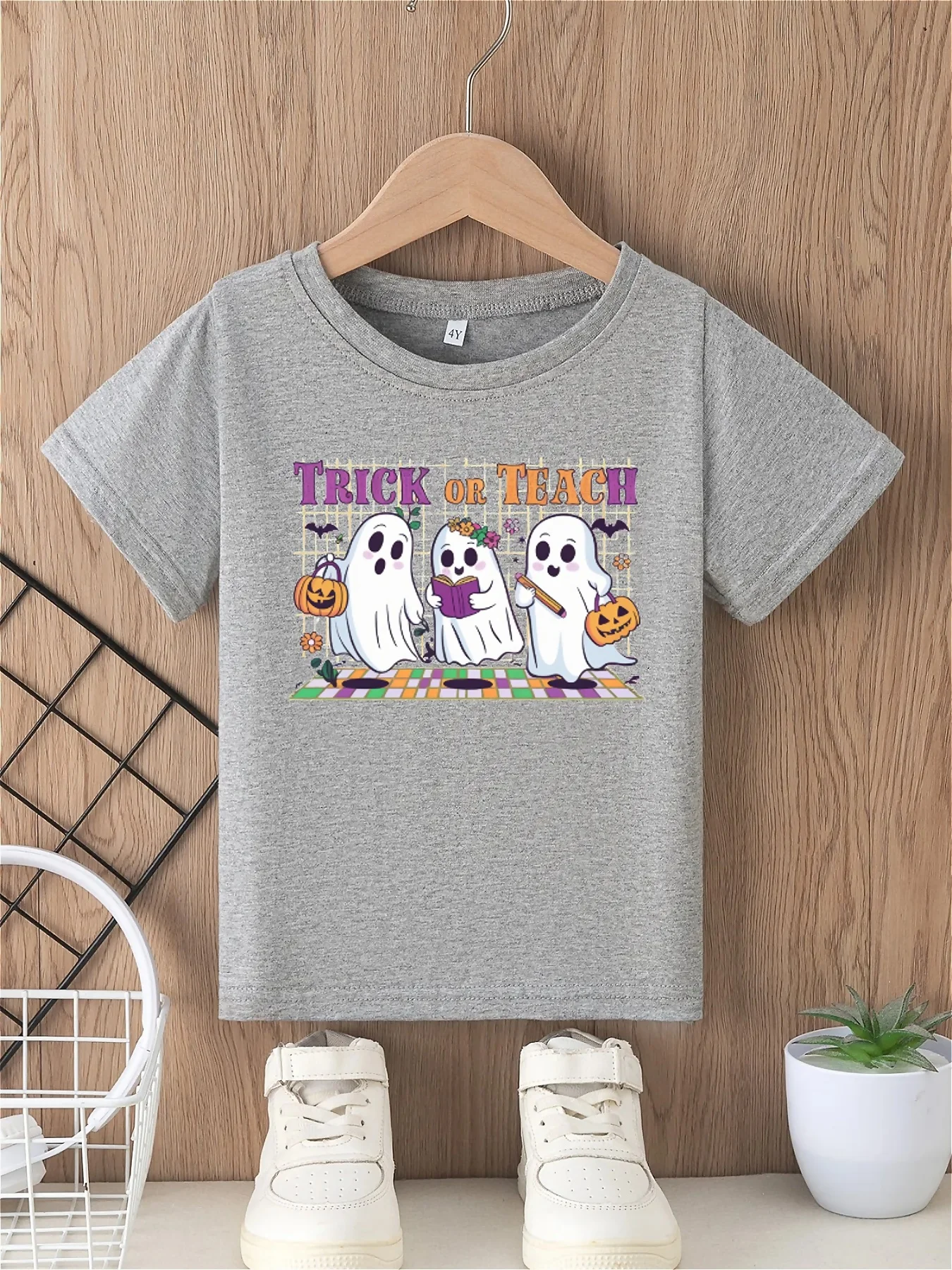 

Halloween girls' T-shirt trick or treat letter print little ghost pattern print loose and versatile round neck short sleeved top