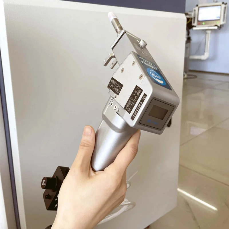 

Qilin V20 Handheld Welder Head Fiber Welding Machine For 1000W 1500W 2000W