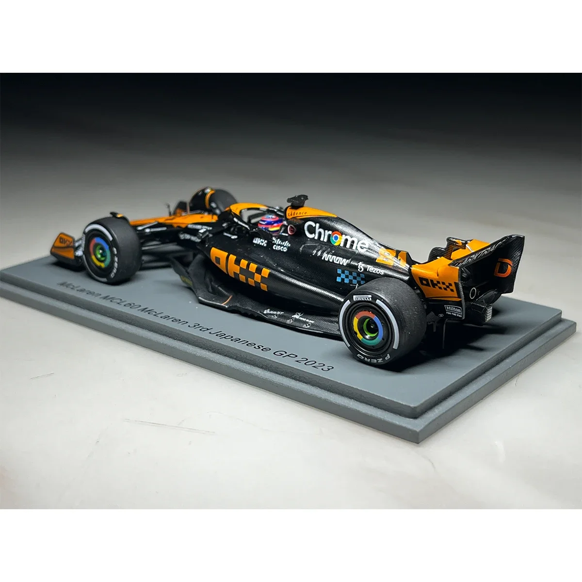 1:43 первый подиум Piastri 2023F1 Япония McLaren MCL60 миниатюрная модель из смолы, украшение для взрослых, игрушка для мальчика, детский праздничный подарок