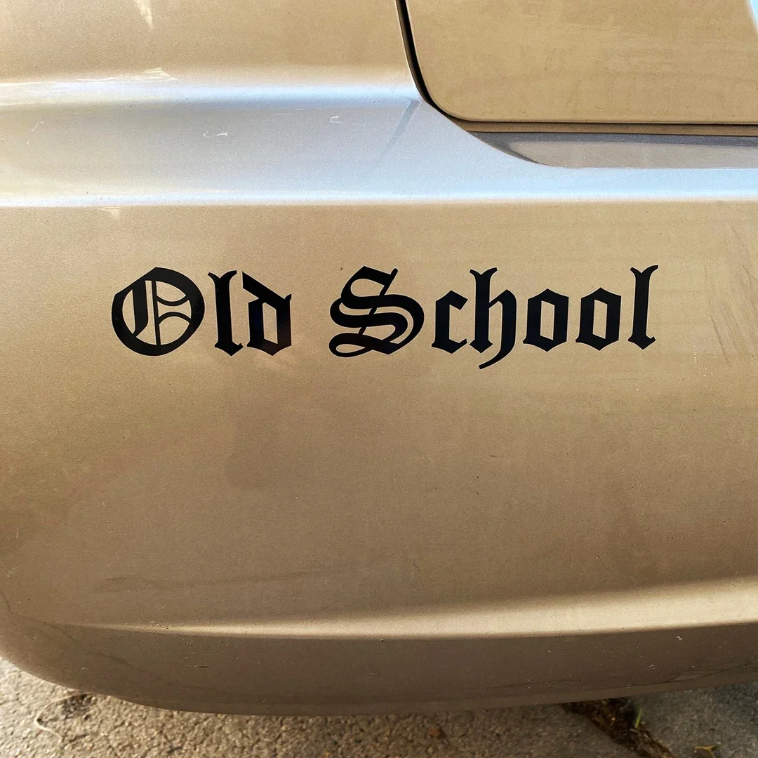 

Виниловая наклейка Old School для автомобиля, грузовика и ноутбука — самоклеящаяся, водонепроницаемая, глянцевая отделка — подходит для пластика, стекла, металла