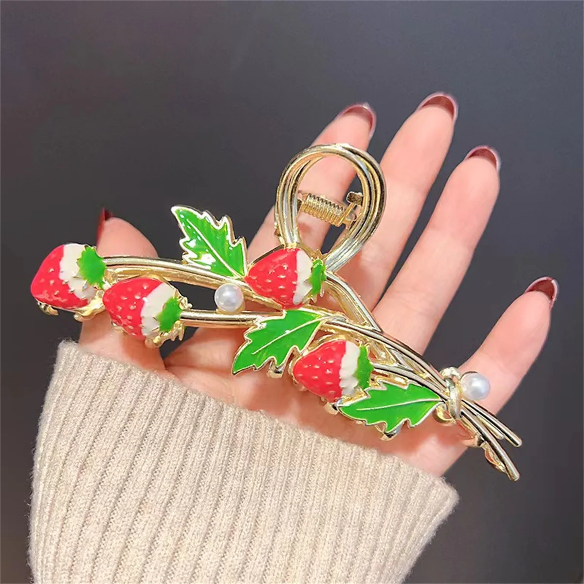 Strawberry Hair Claw Clips Cute Metal Hair Clip Strong Non Slip Hold Hair Jaw Clips Pink Acetate Hair Claws Clips Accessories Fo