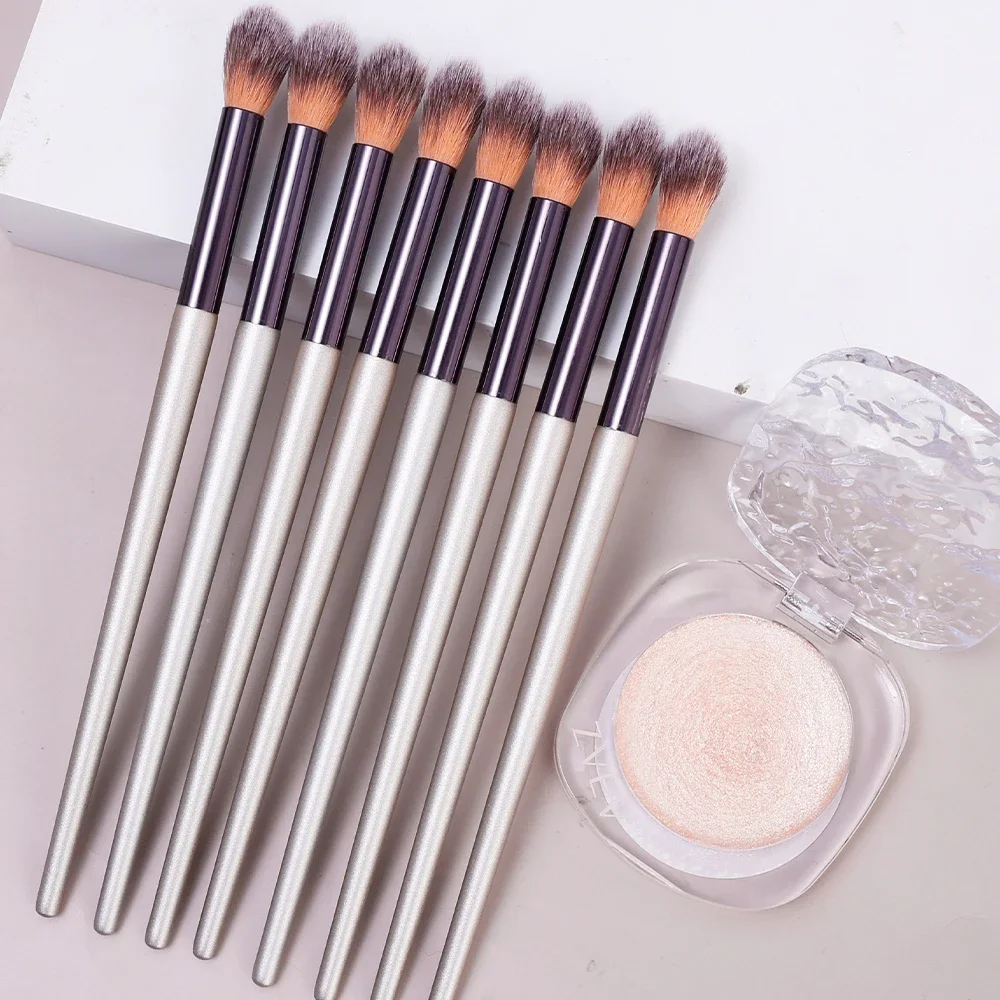 Contour Highlighter Makeup Brush Soft Long Handle Powder Brushes Face Makeup Highlighter Blush Shadow Blending Brush Beauty Tool