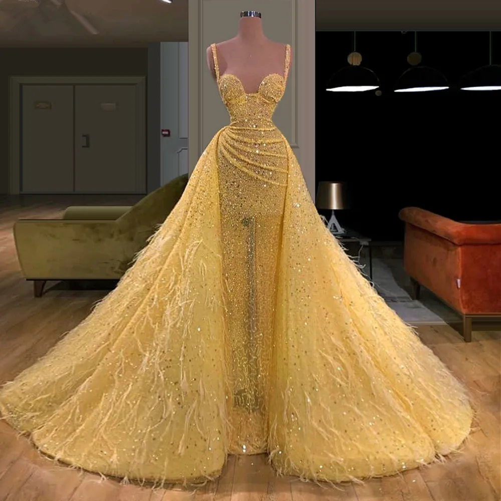 

Light Yellow Evening Dresses with Detachable Train Sequined Prom Gowns Custom Made Feathers Overskirt Party Dresses