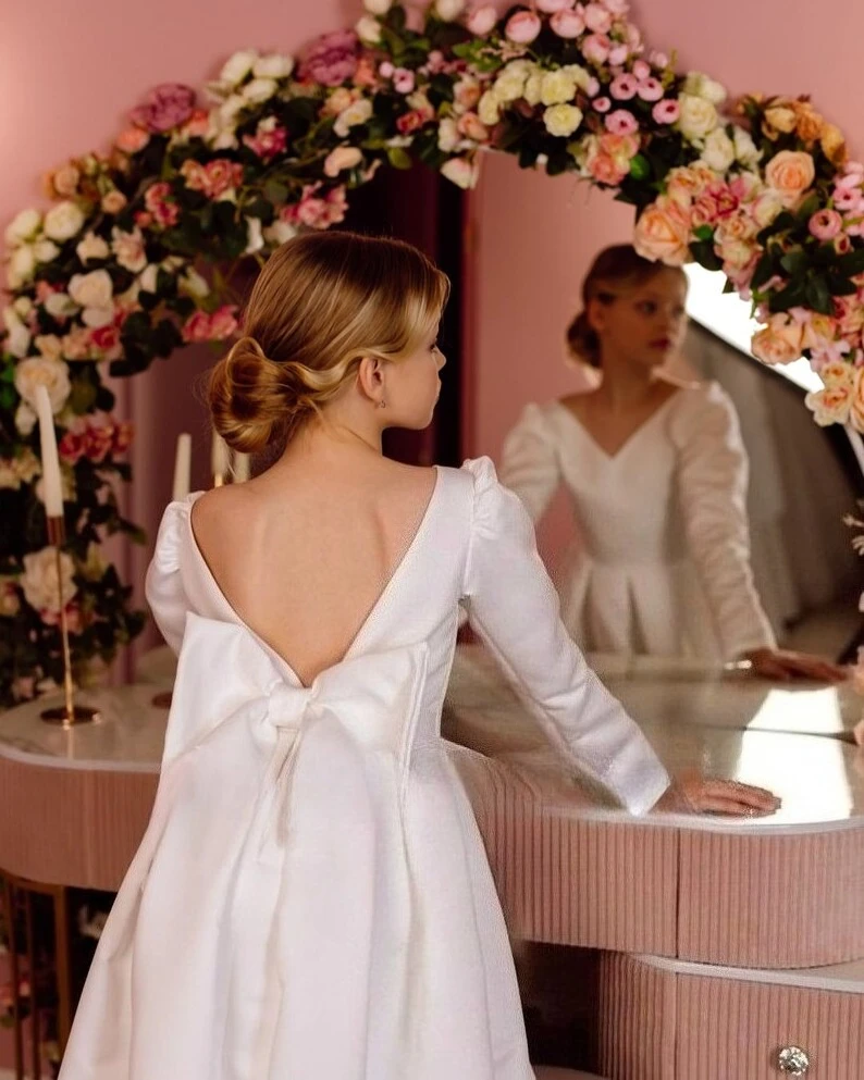 Flower Girl Dress Holy Communion Wedding Dress for Girls White Long Sleeve Satin Baby Dress Pageant Dresses for Girls Ball Gown