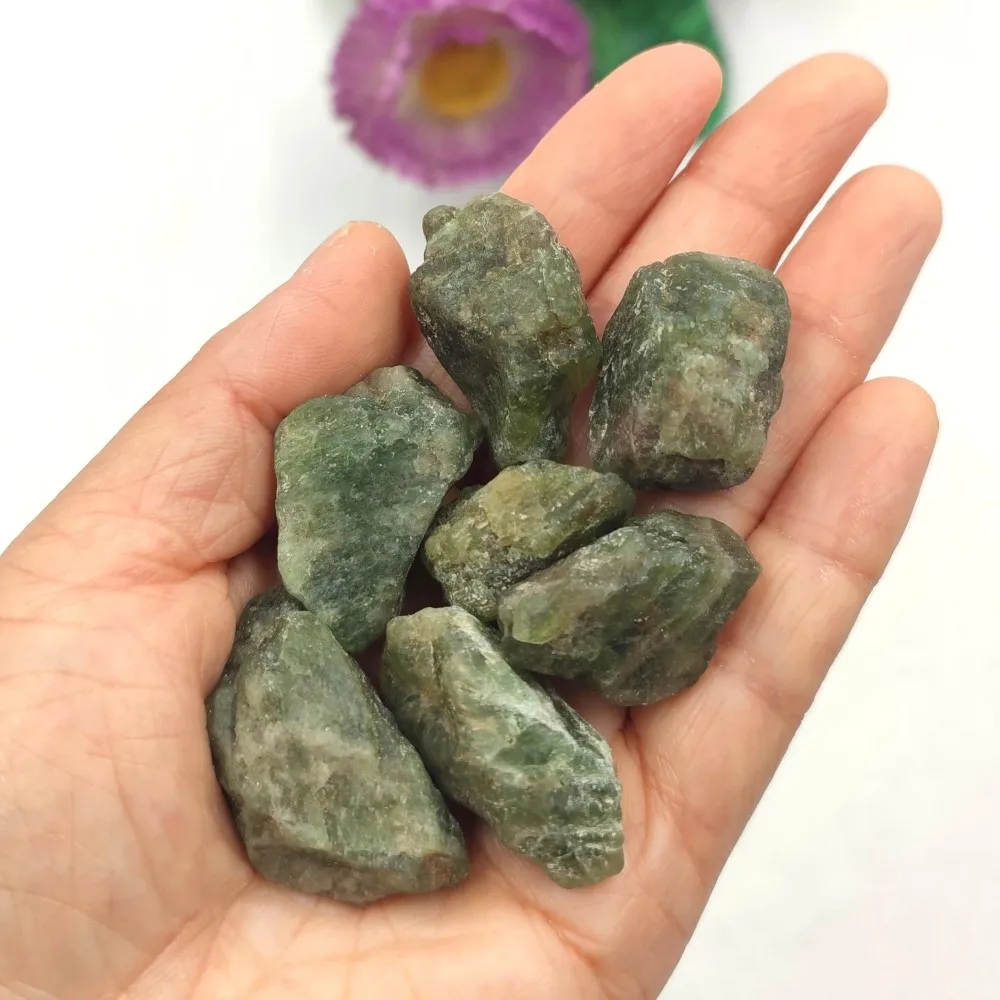 1pc Random Natural Green Apatite Raw Rough Stone Quartz Crystal Mineral Specimen Healing Reiki Aquarium Home Room Decoration