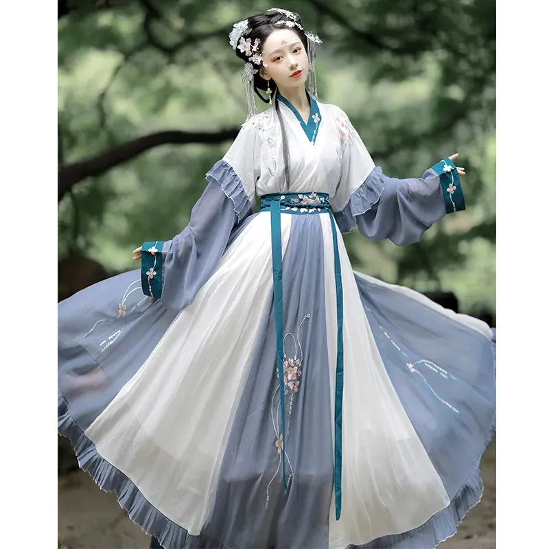 

Classical Ancient Chinese Ruqun Elegant Embroidery Twelve Piece Flowy Skirt Outfit