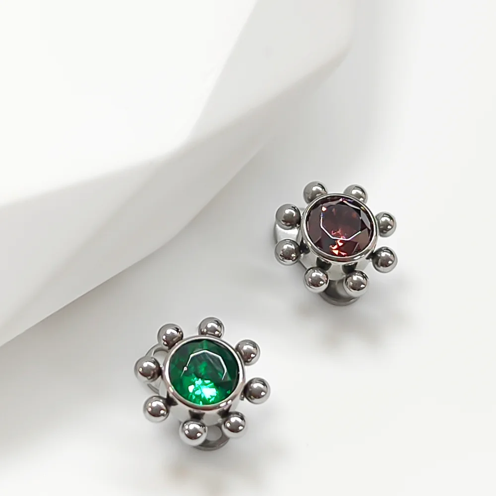 Implantatqualität F136 Titanlegierung Mode Sonnenblume Zirkonia Schlüsselbein Anker Ohrstecker Mode Unsichtbarer Piercing-Schmuck – Detail 4