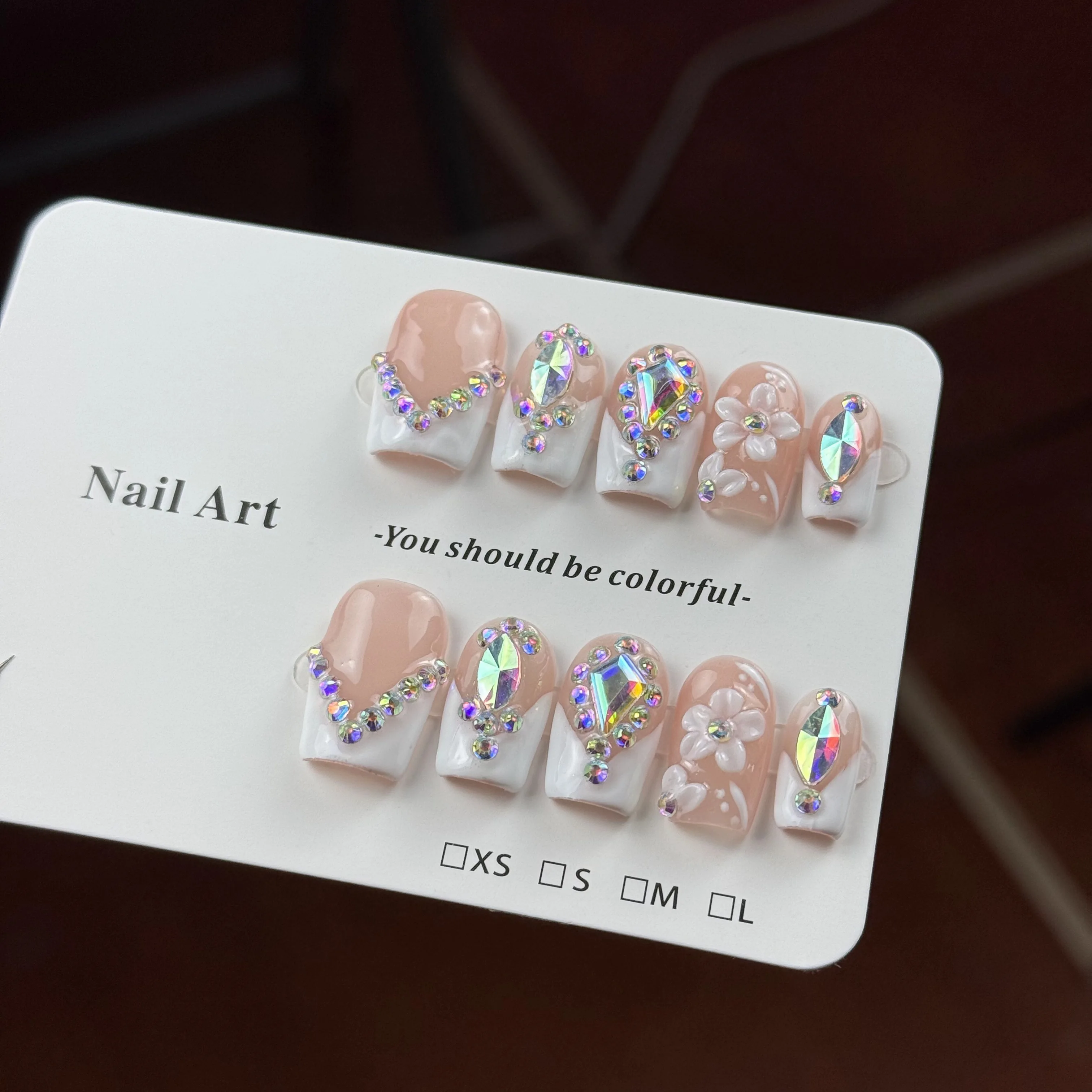 10 قطع من أسلوب لطيف وأنيق، منحوتات ثلاثية الأبعاد مرسومة يدويًا، وردي شفاف جليدي، لامعة مع الماس بالكامل