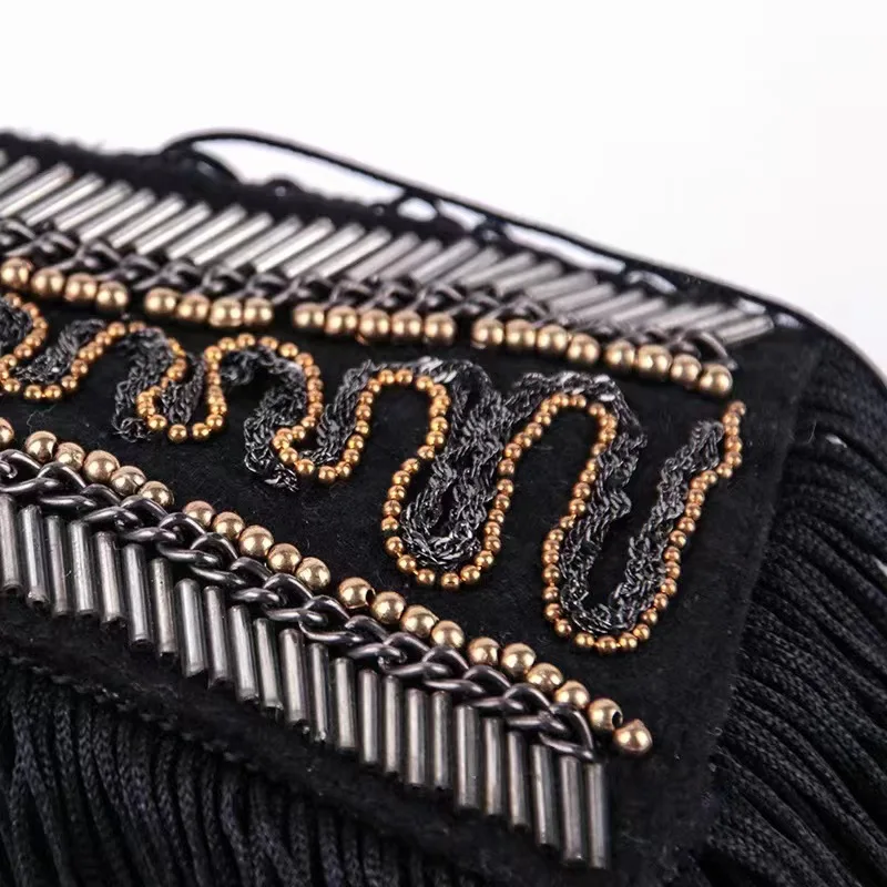 الهروب الجميل المألوف الهروب أنماط مختلفة الهروب اليدوية مطرز الملابس