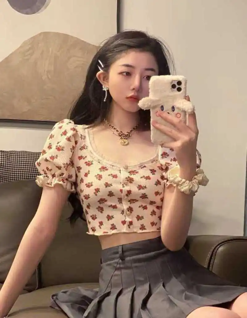 Vintage American Floral Crop Top Women Square Neck Korean Popular Trendy Short Sleeve Tee Summer New Casual Fashion Sexy Tops