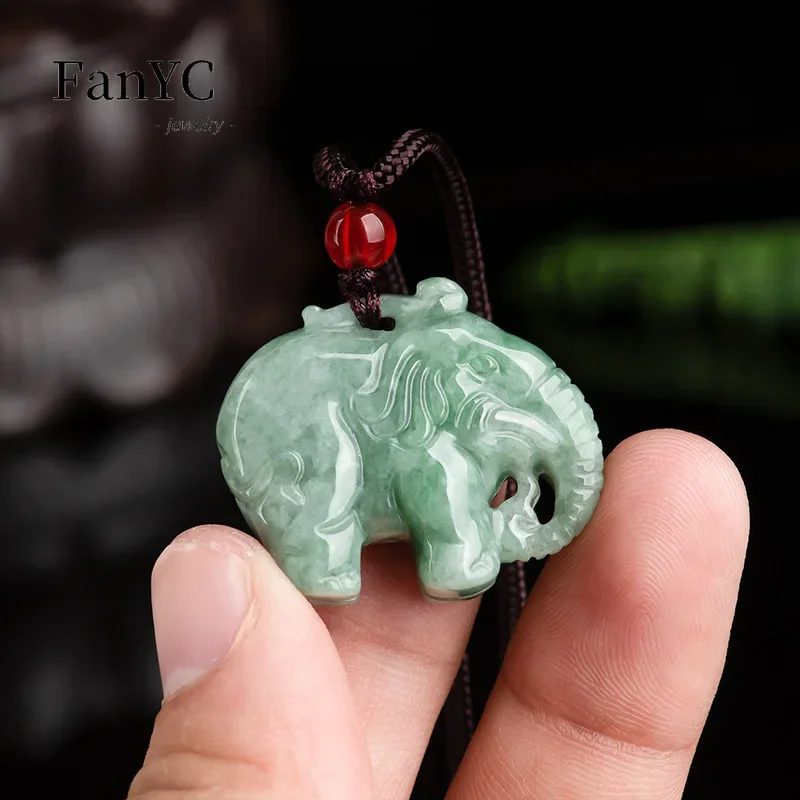 Myanmar A-goods Jadeite Baby Elephant Icy Jade Pendant Ręcznie rzeźbiony naszyjnik dla mężczyzn i kobiet Moda Prosta biżuteria Prezent świąteczny