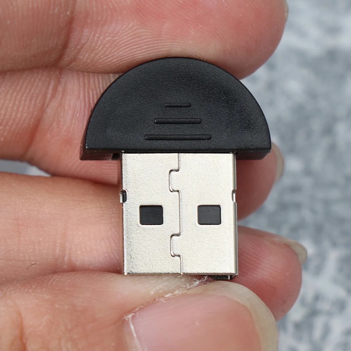 

USB 2.0 Mini Semi-Circular Adapter Wireless Audio Streaming Transmitter Receiver for Computer Headphones