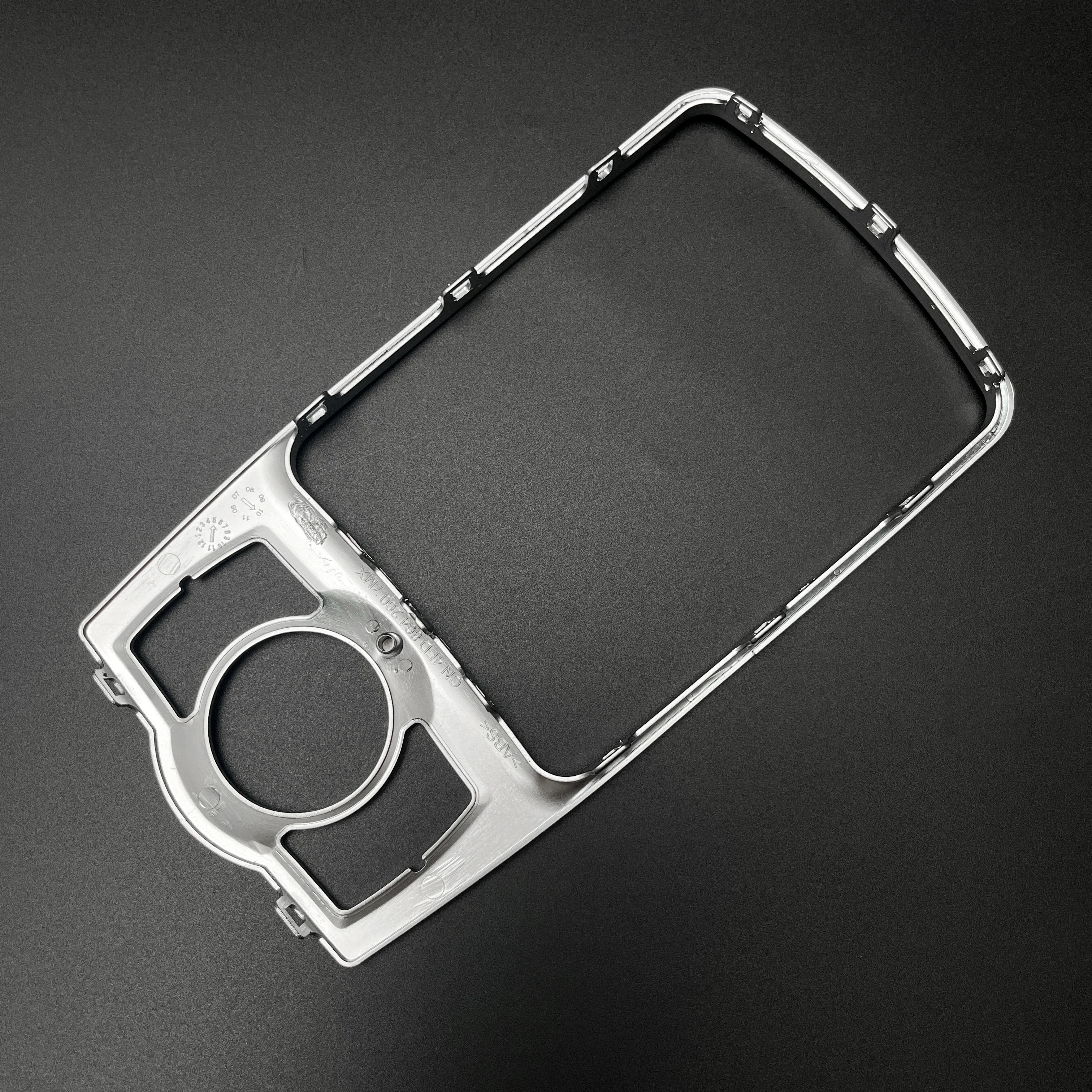 Für Audi Q7 2007-2015 A6C6 2005-2011 Mittelkonsolen-Rahmenverkleidung 4L0864260 4FD864260 Schaltkonsolen-Panelrahmen – Detail 4
