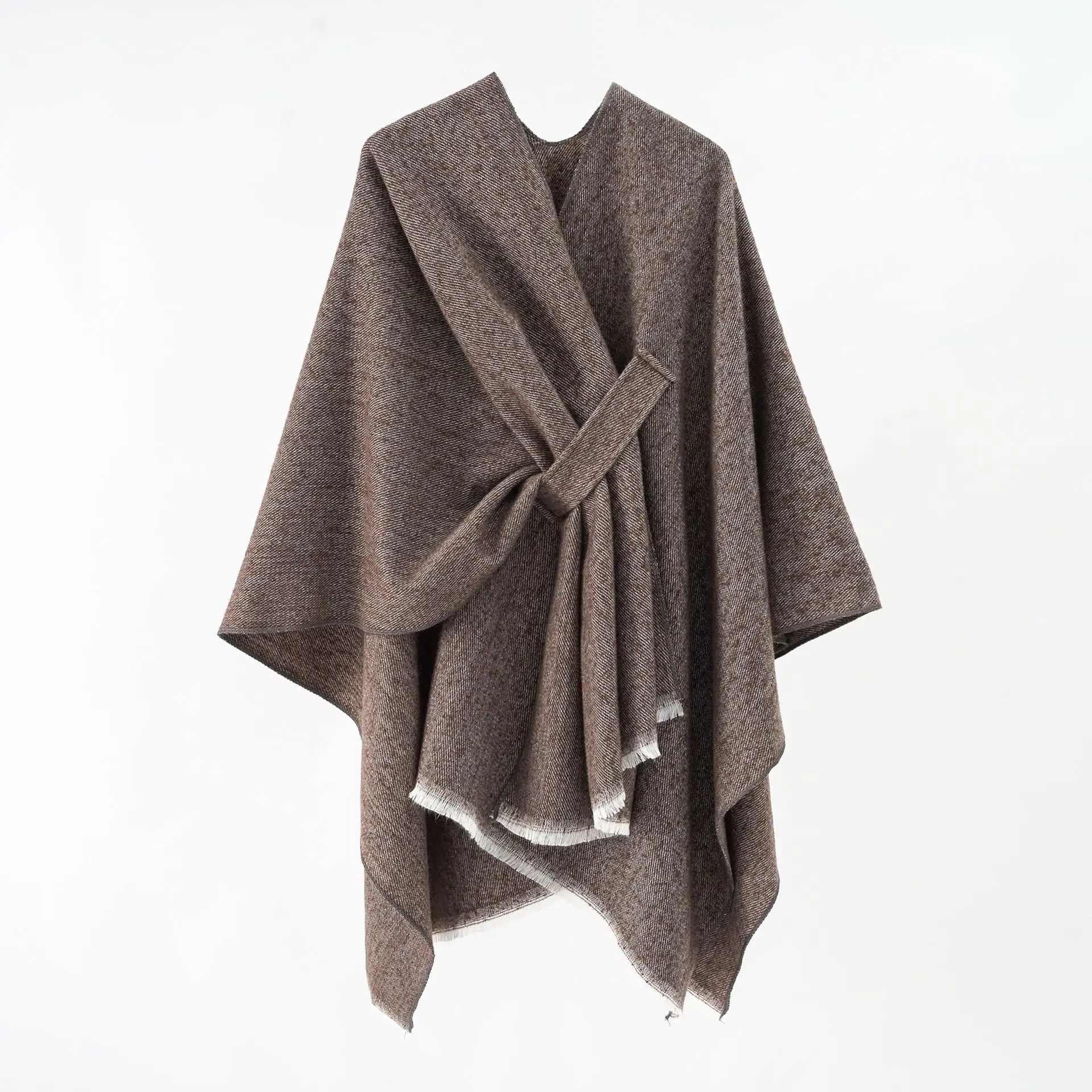 A woman\'s plain-colored shawl with stripes and a split imitation cashmere shawl cape