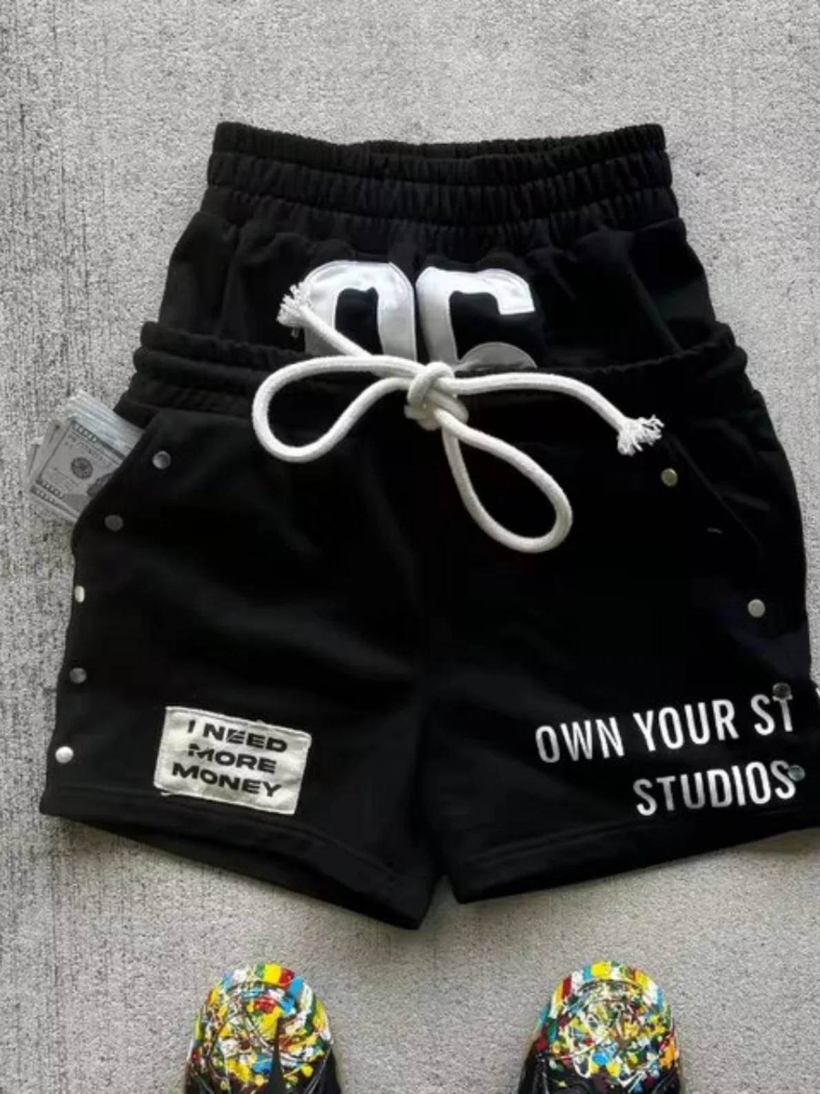 شورت رياضي فضفاض للرجال بتصميم أمريكي عتيق بخصر مزدوج وساق مستقيمة عادية مع حزام مطاطي مصبوغ وسماكة عادية