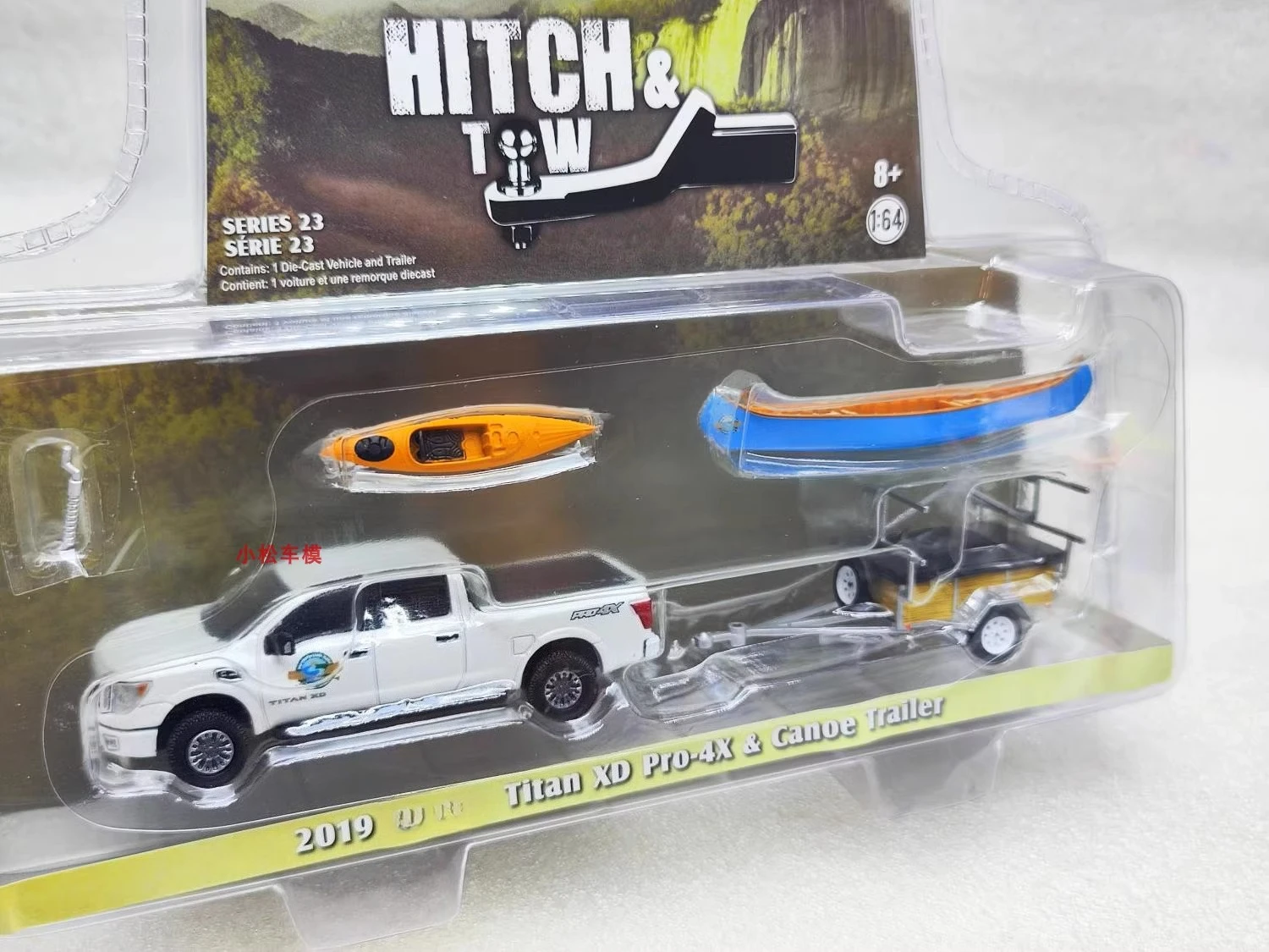 

1:64 2019, Titan XD Pro-4X и каноэ-прицеп, высокая имитация литья под давлением автомобиля, модель из металлического сплава, украшение автомобиля, коллекция подарков