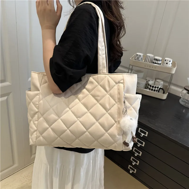 

Large Capacity Tote Bag Korean Style Nylon Diamond Pattern Shoulder Bag Women Ins Fashion Commuting Shopping Bag