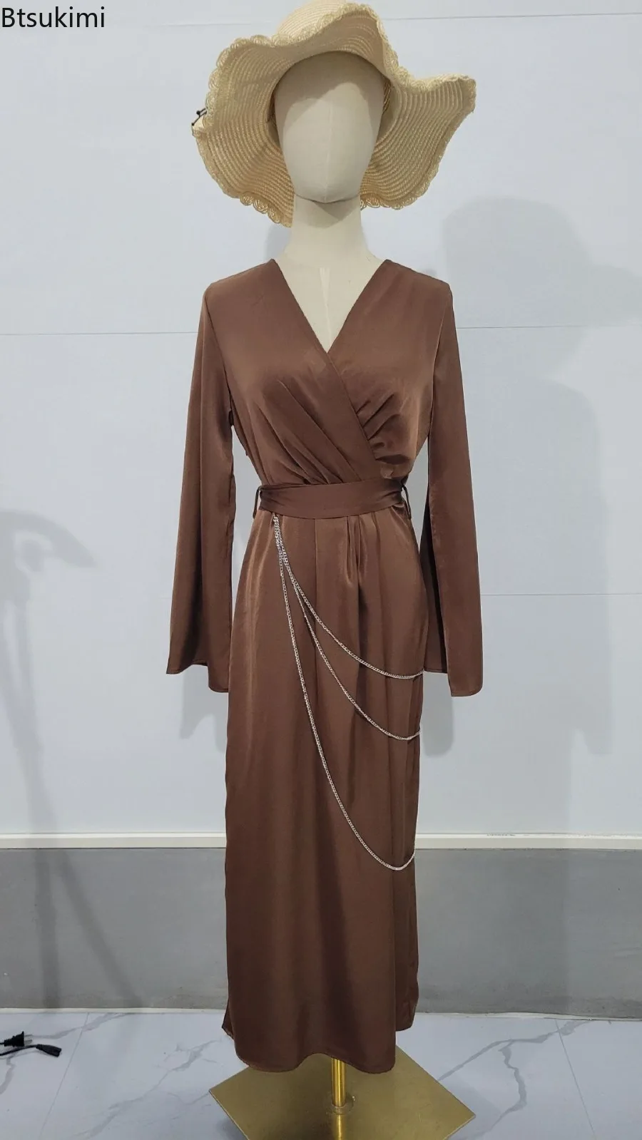 Elegancka damska odzież wiosenna Nowa sukienka wieczorowa z długim rękawem Temperament Sznurowana sukienka maxi z satyny z łańcuszkiem dla kobiet