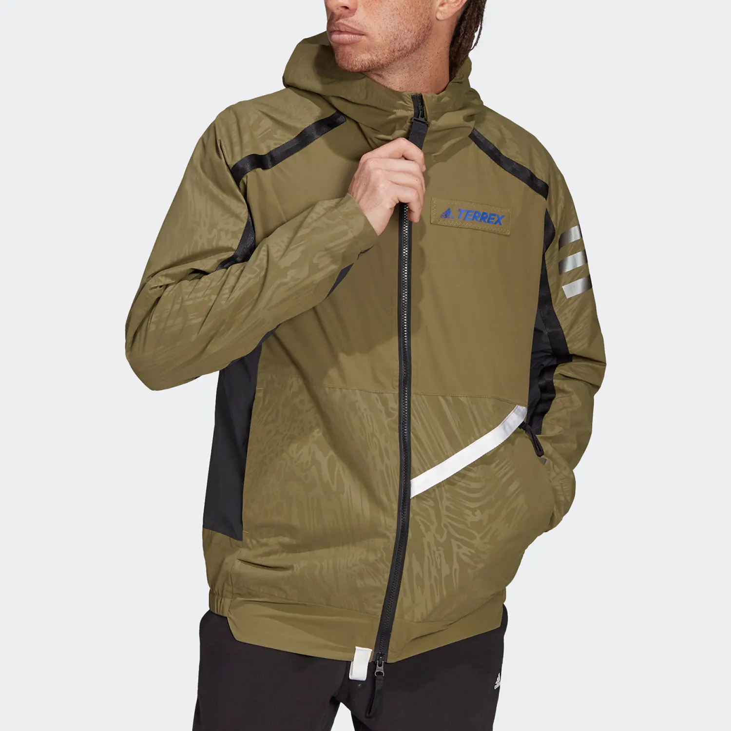 سترة رياضية كاجوال للرجال جديدة للموسم الحالي من Adidas GQ3706