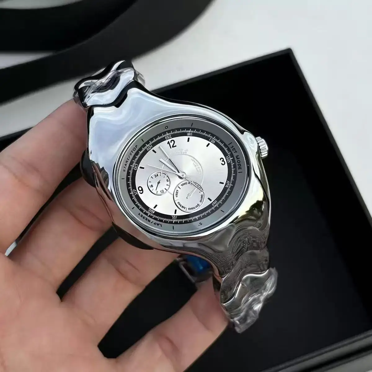 new-y2k-irregular-shaped-quartz-watch-wave-patterned-metal-bracelet-stylish-couple's-watch-comes-with-a-gift-box