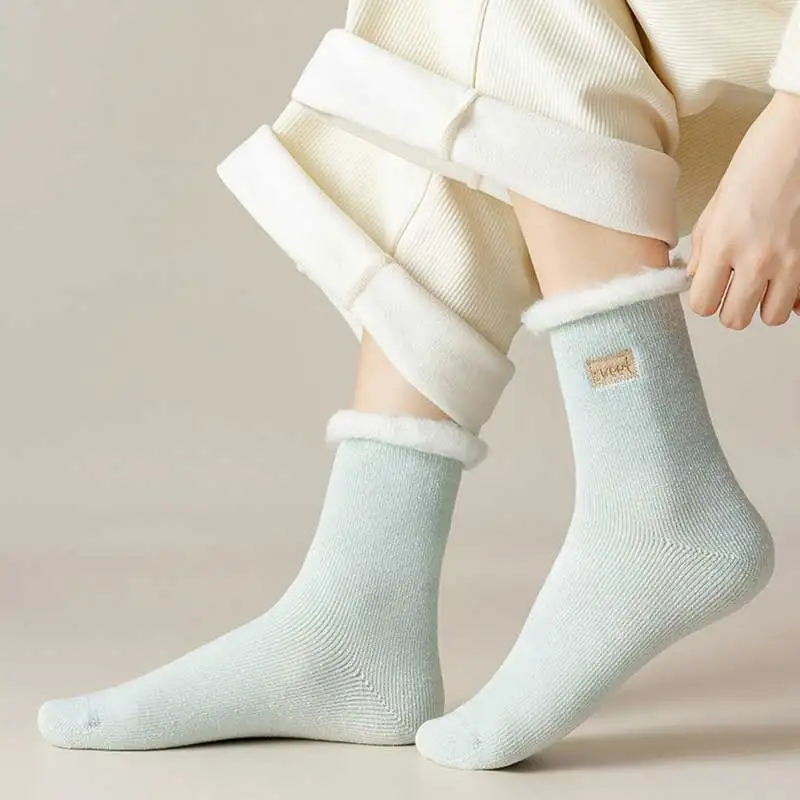 Autumn and winter new thick socks for women with velvet thickened warm giant thick coral velvet socks winter leisure solid color