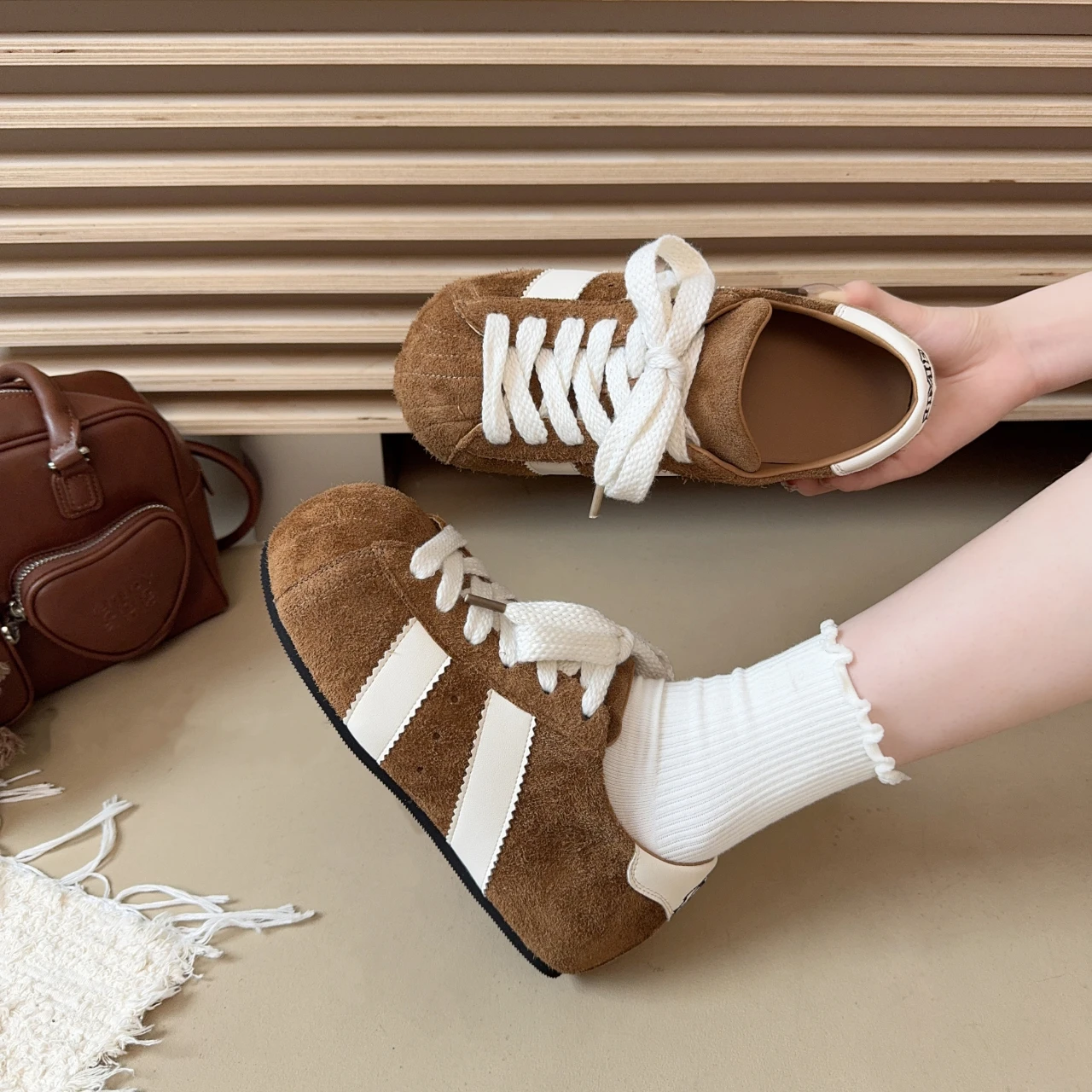 

Дышащие кроссовки для бега, весенне-осенняя женская повседневная обувь, модная спортивная прогулочная обувь на плоской подошве, уличные женские кроссовки для бега