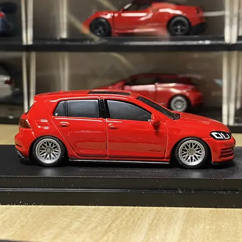 Gjutning 1:64 Skala Volkswagen Golf Gti Simulering Legering Statisk Bilmodell Heminredning Metall Smycken 8 best sales VW Polo GTI-leksak - №7