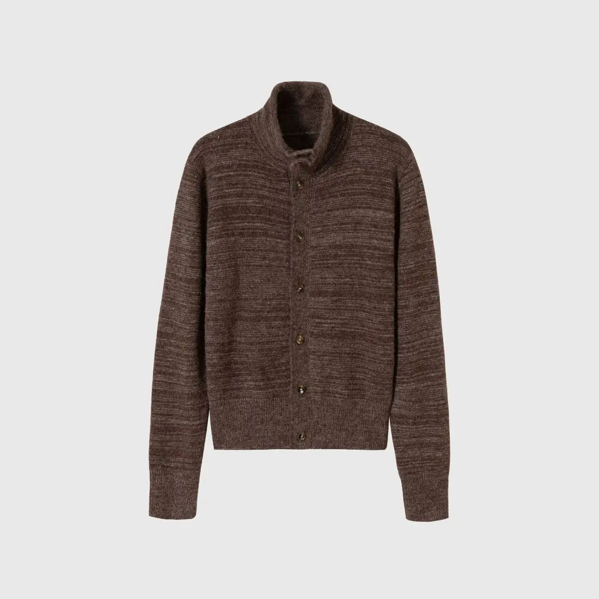 

Желтые пуловеры с меховым воротником для мужчин: готовая коллекция от ведущих дизайнеров, эксклюзивная модель с показа Недели моды, лимитированная серия