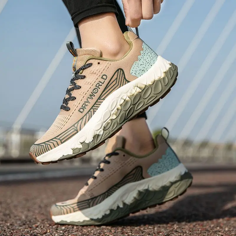 

2025 new model breathable casual sports shoes for men, anti-slip lightweight mesh for spring and summer.