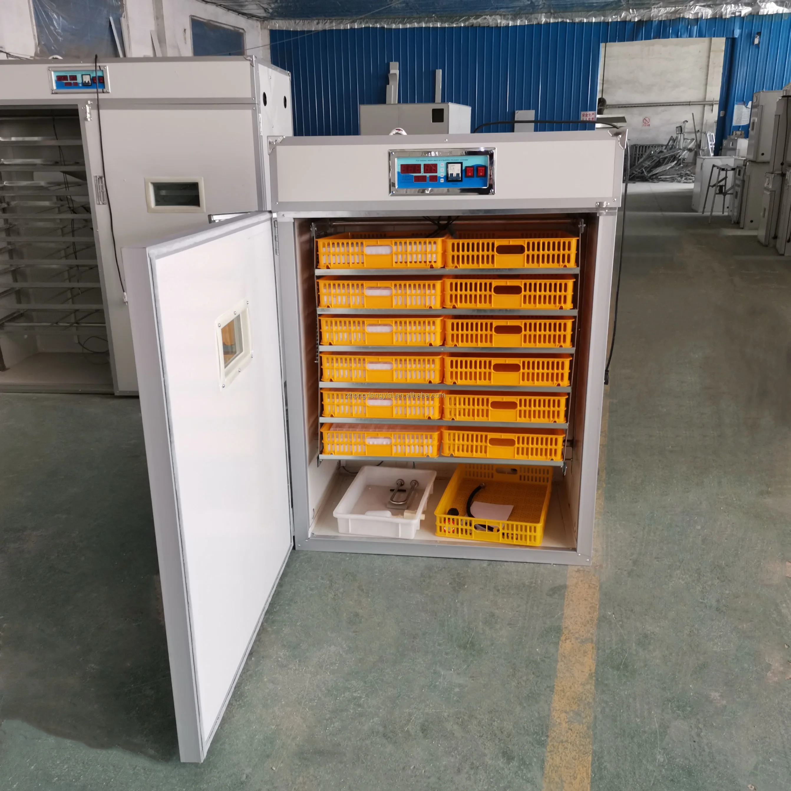 حاضنة بيض كبيرة السعة لتربية ا - مراجعة Poultry Incubator وسعره